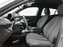 Peugeot e-2008 EV Allure Avantage 54 kWh 156pk Automaat | 3 Fase | Navigatie | Climate Control | Adaptieve Cruise Control | Camera voor + Achter | LED | 17"LMV | Apple Carplay/Android Auto |