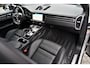Porsche Cayenne Coupé 3.0 E-Hybrid SportDesign Krijt Pano Trekhaak 18-weg Stoelventilatie Keyless 360-camera