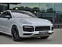 Porsche Cayenne Coupé 3.0 E-Hybrid SportDesign Krijt Pano Trekhaak 18-weg Stoelventilatie Keyless 360-camera