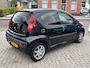 Peugeot 107 1.0 Black & Silver | 5drs | onderhoud historie aanwezig | airco | bluetooth | half leder |