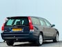 Volvo V70 2.4 Momentum | 2005 | Automaat | Trekhaak | Dealer onderhouden |