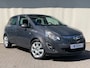Opel Corsa 1.4-16V BlitZ Airco | All-seasonbanden | Cruise Control | LMV 16" | Stoelverwarming | Stuurverwarming |