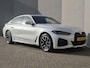 BMW i4 eDrive35 M Sport Edition 70 kWh / SOH 100% / CCS Snel Lader / Panoramadak / Lederen Bekleding / Adaptief Cruise Control / Dealer Onderhouden / Wide Screen Display / Stoelverwarming / Trekgewicht 1600 kg / Apple Carplay Android Auto /