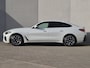 BMW i4 eDrive35 M Sport Edition 70 kWh / SOH 100% / CCS Snel Lader / Panoramadak / Lederen Bekleding / Adaptief Cruise Control / Dealer Onderhouden / Wide Screen Display / Stoelverwarming / Trekgewicht 1600 kg / Apple Carplay Android Auto /