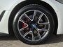BMW i4 eDrive35 M Sport Edition 70 kWh / SOH 100% / CCS Snel Lader / Panoramadak / Lederen Bekleding / Adaptief Cruise Control / Dealer Onderhouden / Wide Screen Display / Stoelverwarming / Trekgewicht 1600 kg / Apple Carplay Android Auto /