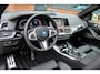 BMW X5 XDrive45e High Executive | 8.200KM! | Dravitgrijs | 4-wiel best. | Harman Kardon | HUD | Pano | Surround view | Stuurverw.