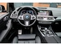 BMW X5 XDrive45e High Executive | 8.200KM! | Dravitgrijs | 4-wiel best. | Harman Kardon | HUD | Pano | Surround view | Stuurverw.