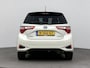 Toyota Yaris 1.5 Hybrid 100Pk Bi-Tone | Airco | Achteruitrijcamera | Armsteun | Climate Control | LED Dagrijverlichting