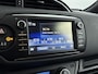 Toyota Yaris 1.5 Hybrid 100Pk Bi-Tone | Airco | Achteruitrijcamera | Armsteun | Climate Control | LED Dagrijverlichting