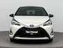 Toyota Yaris 1.5 Hybrid 100Pk Bi-Tone | Airco | Achteruitrijcamera | Armsteun | Climate Control | LED Dagrijverlichting