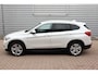 BMW X1 sDrive20i Centennial High Executive O.a: Haak, PDC, Leder, Stoelverw, HUD, Clima, Navi, Etc. All-in prijs!