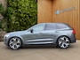 Volvo XC60 2.0 T6 Plug-in hybrid AWD Ultra Dark | Luchtvering | Pano | HUD | Memory | Harman/Kardon