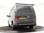 Volkswagen Transporter 2.0 TDI L1H1 26 Economy Business · Apple/Android Car Play · Imperiaal · Tussenschot · Vloerplaat · P-Sensoren · Cruise Control ·