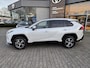 Toyota RAV4 2.5 PLUG-IN HYBRID 300 AWD DYNAMIC NIEUW & DIRECT LEVERBAAR!! NAVI KEYLESS 1500KG TREKGEWICHT STOELVERW LED EL-STOEL