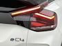 Citroën E-C4 EV Feel Pack 50 kWh 136pk | Navigatie | Achteruitrijcamera | Climate Control | Cruise Control | Parkeersensoren | Head-up display | Keyless | Led koplampen | Stoelverwarming | Apple Carplay / Android Auto | Bluetooth | DAB+ radio | Armsteun | Elektrisch inklapbare spiegels | Adaptief demping systeem | Comfortstoelen Leder/Stof | 18" lichtmetalen velgen |