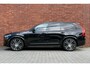 Volvo XC90 T8 Automaat AWD Ultra Dark | Bowers & Wilkins | Luchtvering | Panoramadak | Rondom zichtcamera | 22" Lichtmetalen velgen | Verwarmbare voorstoelen | Verwarmbaar stuurwiel | Massagefunctie voorstoelen | Ventileerbare voorstoelen | Verwarmbare achterbank