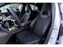 Mercedes-Benz A-klasse 180 Business Solution AMG | Panoramaschuifdak | Premium Plus | Head-Up | MULTIBEAM LED |  Dodehoekassistent | 19 inch AMG-velgen |