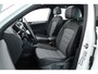 Volkswagen Tiguan 2.0 TSI 4Motion R-Line DSG 220pk! | Pano | 360cam | Elek. Trekhaak | Adapt. Cruise | Stoelverw. | 20'' | Digi. Dashboard