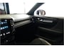 Volvo XC40 1.5 T4 155kW/211pk DCT7 Recharge R-Design PANORAMADAK + ADAPT.CRUISE + PILOT ASSIST + LEER/ALCANTARA + STOELVERWARMING + BI-TONE + BLIS + STUURVERWARMING + LANE ASSIST + ACHTERUITRIJCAMERA + PARKSENSOREN V&A + 20" LM-VELGEN!!