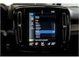 Volvo XC40 1.5 T4 155kW/211pk DCT7 Recharge R-Design PANORAMADAK + ADAPT.CRUISE + PILOT ASSIST + LEER/ALCANTARA + STOELVERWARMING + BI-TONE + BLIS + STUURVERWARMING + LANE ASSIST + ACHTERUITRIJCAMERA + PARKSENSOREN V&A + 20" LM-VELGEN!!