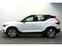 Volvo XC40 1.5 T4 155kW/211pk DCT7 Recharge R-Design PANORAMADAK + ADAPT.CRUISE + PILOT ASSIST + LEER/ALCANTARA + STOELVERWARMING + BI-TONE + BLIS + STUURVERWARMING + LANE ASSIST + ACHTERUITRIJCAMERA + PARKSENSOREN V&A + 20" LM-VELGEN!!