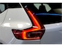 Volvo XC40 1.5 T4 155kW/211pk DCT7 Recharge R-Design PANORAMADAK + ADAPT.CRUISE + PILOT ASSIST + LEER/ALCANTARA + STOELVERWARMING + BI-TONE + BLIS + STUURVERWARMING + LANE ASSIST + ACHTERUITRIJCAMERA + PARKSENSOREN V&A + 20" LM-VELGEN!!