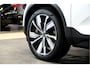 Volvo XC40 1.5 T4 155kW/211pk DCT7 Recharge R-Design PANORAMADAK + ADAPT.CRUISE + PILOT ASSIST + LEER/ALCANTARA + STOELVERWARMING + BI-TONE + BLIS + STUURVERWARMING + LANE ASSIST + ACHTERUITRIJCAMERA + PARKSENSOREN V&A + 20" LM-VELGEN!!