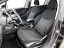 Peugeot 208 Blue Lion 82pk | Navigatie | Parkeersensoren | Airco | Cruise Control | DAB+ radio | Bluetooth | Armsteun | Apple Carplay / Android Auto | Multifunctioneel stuurwiel | 16" lichtmetalen velgen |