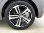 Peugeot 208 Blue Lion 82pk | Navigatie | Parkeersensoren | Airco | Cruise Control | DAB+ radio | Bluetooth | Armsteun | Apple Carplay / Android Auto | Multifunctioneel stuurwiel | 16" lichtmetalen velgen |