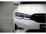 BMW 3-Serie 330e eDrive Edition High Executive | Stoelverwarming | Navigatie | Apple Carplay | Parkeersensoren | Keyless | Cruise Control | LED | Leer | Trekhaak | Climate Control | SOH 89%