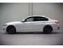 BMW 3-Serie 330e eDrive Edition High Executive | Stoelverwarming | Navigatie | Apple Carplay | Parkeersensoren | Keyless | Cruise Control | LED | Leer | Trekhaak | Climate Control |