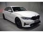 BMW 3-Serie 330e eDrive Edition High Executive | Stoelverwarming | Navigatie | Apple Carplay | Parkeersensoren | Keyless | Cruise Control | LED | Leer | Trekhaak | Climate Control |