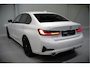 BMW 3-Serie 330e eDrive Edition High Executive | Stoelverwarming | Navigatie | Apple Carplay | Parkeersensoren | Keyless | Cruise Control | LED | Leer | Trekhaak | Climate Control | SOH 89%