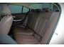 BMW 3-Serie 330e eDrive Edition High Executive | Stoelverwarming | Navigatie | Apple Carplay | Parkeersensoren | Keyless | Cruise Control | LED | Leer | Trekhaak | Climate Control | SOH 89%