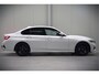 BMW 3-Serie 330e eDrive Edition High Executive | Stoelverwarming | Navigatie | Apple Carplay | Parkeersensoren | Keyless | Cruise Control | LED | Leer | Trekhaak | Climate Control |