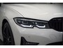 BMW 3-Serie 330e eDrive Edition High Executive | Stoelverwarming | Navigatie | Apple Carplay | Parkeersensoren | Keyless | Cruise Control | LED | Leer | Trekhaak | Climate Control |