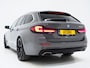 BMW 5-Serie Touring 520e | LED Grille | Keyless | Leder | Sfeerlicht | Camera | Memory | Cruise | Carplay