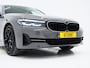 BMW 5-Serie Touring 520e | LED Grille | Keyless | Leder | Sfeerlicht | Camera | Memory | Cruise | Carplay