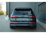 Audi SQ7 4.0 TFSI 650 PK ABT Widebody | ACC | Massage | 360 Cam | Panorama | Achterasbesturing | Lane & Side Assist | Alcantara Quattro | E.TH 3500KG | Softclose | 22" | Stuurverwarming | Lederpack | Stoelventilatie + Massagestoelen | Keyless-Entry | Isolatie Glas |