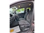 Renault Captur 1.2 TCe Dynamique. Dealer onderhouden, o.a. trekhaak, camera, navi, clima, cruise, bluetooth, etc. Prijs rijklaar.