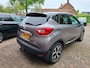 Renault Captur 1.2 TCe Dynamique. Dealer onderhouden, o.a. trekhaak, camera, navi, clima, cruise, bluetooth, etc. Prijs rijklaar.