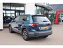 Volkswagen Tiguan 1.4 TSI eHybrid Life Active 150PK / 110kW, Digital cockpit, verwarmbare voorstoelen, verwarmbaar multifunctioneel lederen stuurwiel, adaptieve cruise control (acc), 30 kleuren sfeerverlichting, elektrisch verstel-, verwarm- en inklapbare buitenspiegels (spiegelpakket), navigatie, LED verlichting, 17" LMV, draadloos Apple Carplay & Android Auto, parkeersensoren voor en achter (pdc), DAB+ etc.