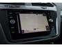 Volkswagen Tiguan 1.4 TSI eHybrid Life Active 150PK / 110kW, Digital cockpit, verwarmbare voorstoelen, verwarmbaar multifunctioneel lederen stuurwiel, adaptieve cruise control (acc), 30 kleuren sfeerverlichting, elektrisch verstel-, verwarm- en inklapbare buitenspiegels (spiegelpakket), navigatie, LED verlichting, 17" LMV, draadloos Apple Carplay & Android Auto, parkeersensoren voor en achter (pdc), DAB+ etc.