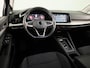 Volkswagen Golf Variant 1.0 eTSI Life | 110 pk Automaat (DSG) | Verlengde garantie | Navigatie | Parkeersensoren | Achteruitrijcamera | LED koplampen |17" All season banden |