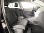 Volkswagen Golf Variant 1.0 eTSI Life | 110 pk Automaat (DSG) | Verlengde garantie | Navigatie | Parkeersensoren | Achteruitrijcamera | LED koplampen |17" All season banden |