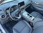Hyundai Kona Electric EV Fashion 64 kWh / 100% SOH / NL auto / Cruise Control Adaptief / Lane Assist / Dode Hoek Detectie / Keyless Entry & Start / Apple Carplay & Android Auto / Navigatie / Lichtmetalen Velgen 17" / Head-Up Display /