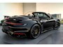 Porsche 911 Cabrio 3.8 Turbo S 478kW/650pk PDK8 NL-AUTO! SPORT DESIGN + AERO-PAKKET + PCCB + BURMESTER + NACHTZICHT + 18-WEG STOELEN + ADAPT.CRUISE + 360 CAMERA + LIFT + KEYLESS ENTRY&DRIVE + CHRONO + PDLS PLUS + PASM SPORT + BLUE EYE + VOL PPF + 20/21" LM-VELGEN!