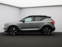 Volvo EX40 Single Motor Extended Range Plus Europa 82 kWh / Nubuck / Elek. Verst. Stoelen / Verwarmbare Stoelen + Stuurwiel / BLIS / Keyless / Adaptive Cruise / Extra Getint Glas /