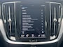 Volvo V60 2.0 T6 Recharge AWD R-Design Trekhaak Navigatie Pilot Assist ACC Leder Stoelverwarming Stuurverwarming 19 Inch Velgen Camera DAB Blis Extra Getint Glas Plug in Hybride