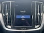 Volvo V60 2.0 T6 Recharge AWD R-Design Trekhaak Navigatie Pilot Assist ACC Leder Stoelverwarming Stuurverwarming 19 Inch Velgen Camera DAB Blis Extra Getint Glas Plug in Hybride